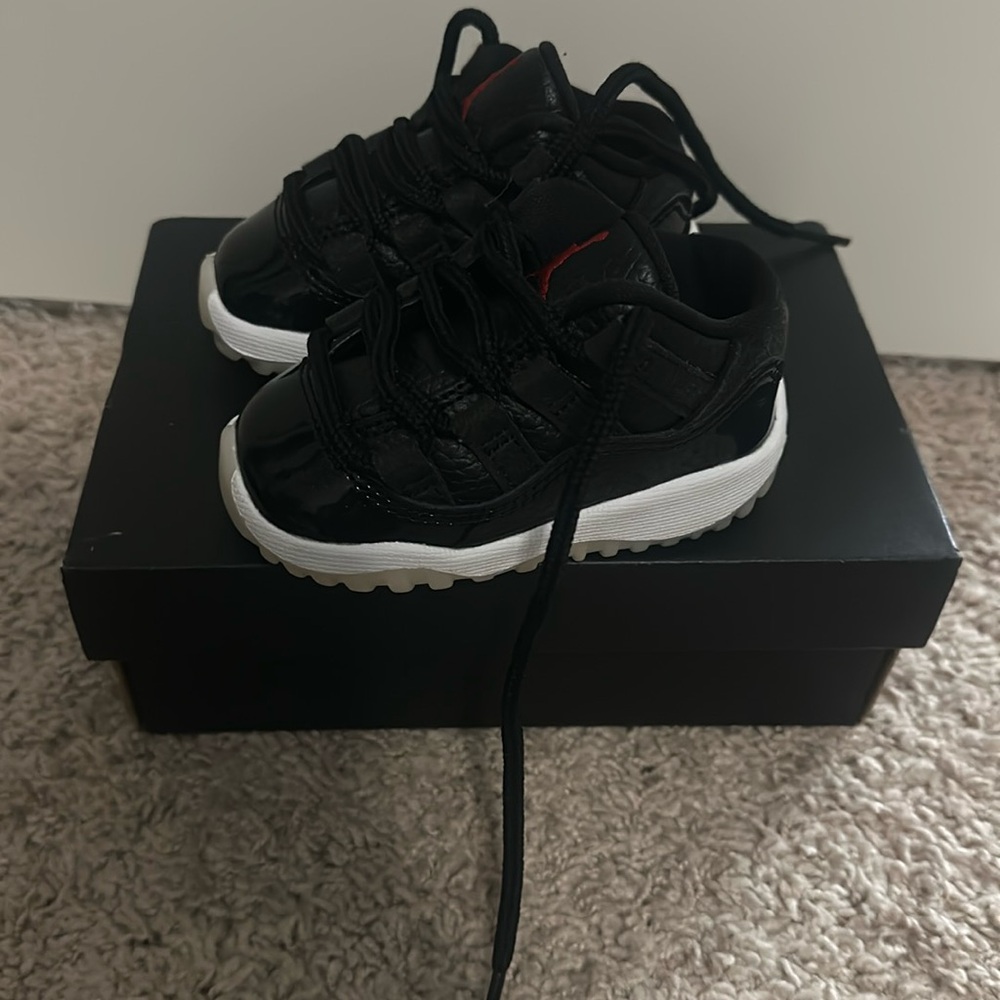Jordan 11s